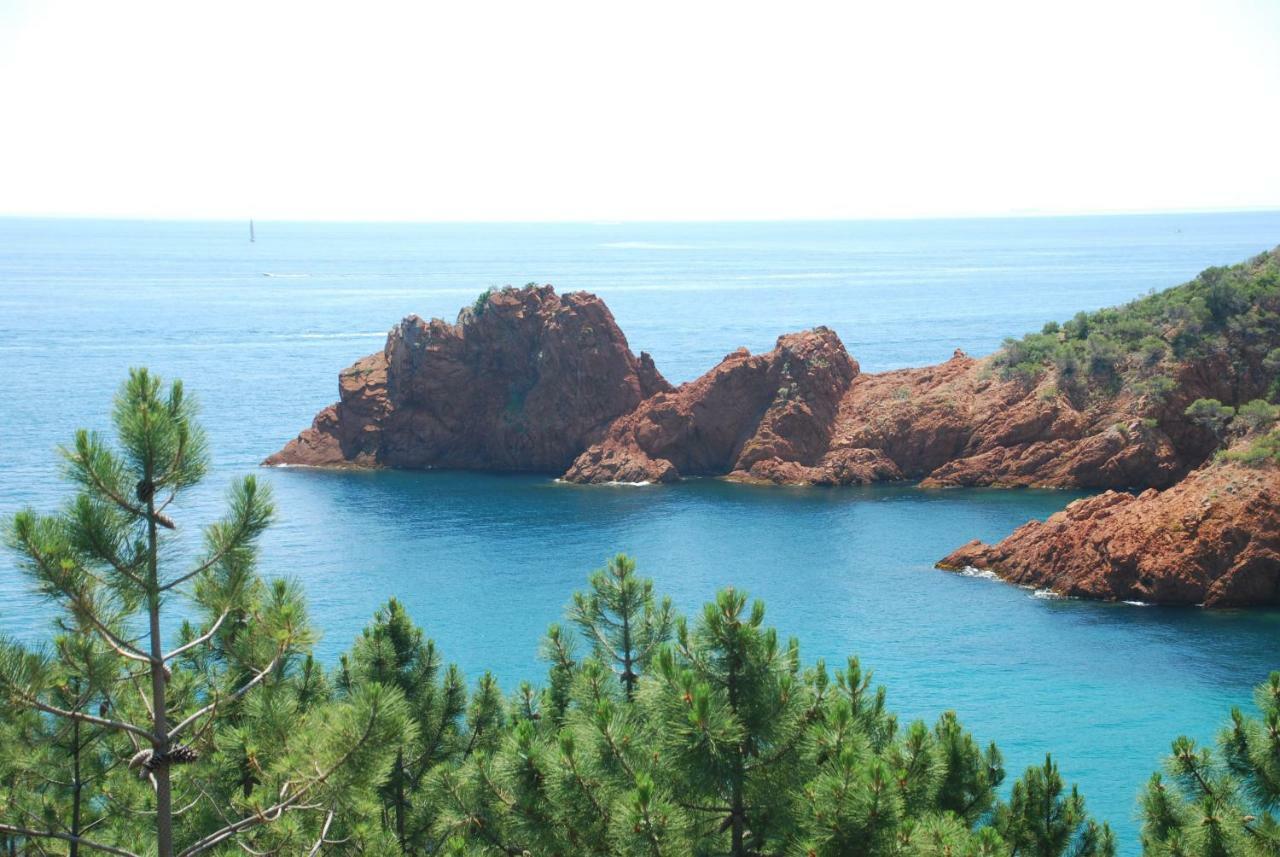 La Calanque Du Boucharel Hotel Saint Aygulf Exterior photo